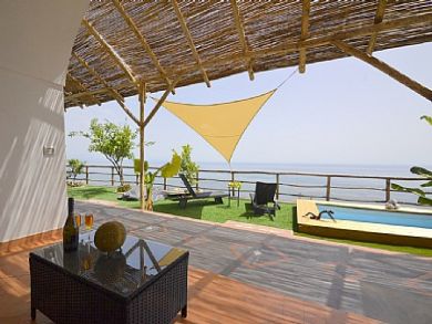 Private villa sleeps 6 in Praiano with pool by the Sea